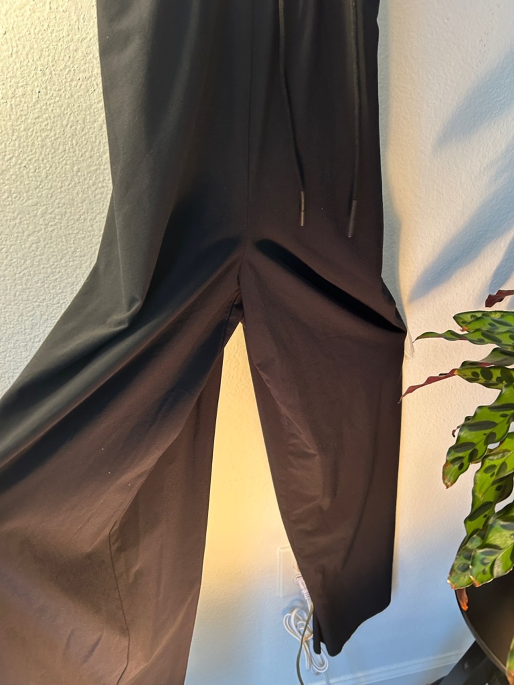 Athleta Savannah Jumpsuit Black Size 8 Drapey V-Neck Travel Chic - Picture 4 of 8